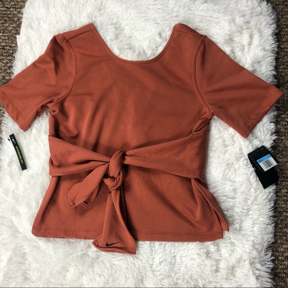 Nike SS Wrap Top Size Medium